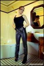 LeatherPantsModelsNaomiPicSet1