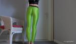 20220105_Gruene_Leggings_anziehen